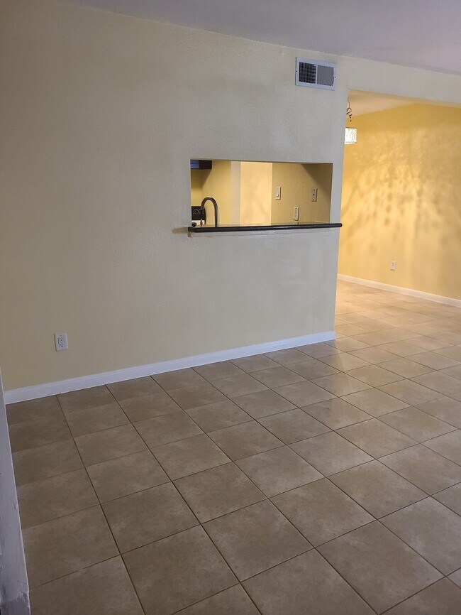 Photo - 752 Memorial Mews St Unit B