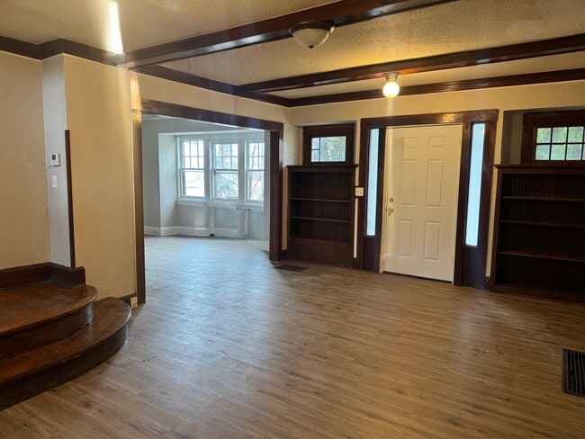 Photo - 201 N Independence Ave