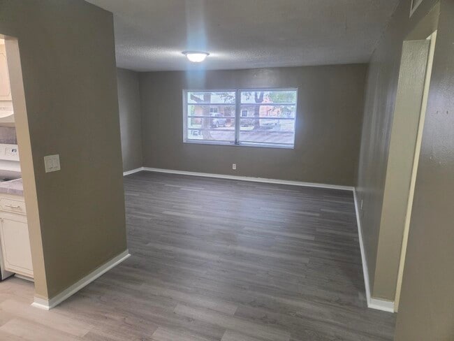 Photo - 2031 Dewey St Unit 101 ADMIRAL CONDO