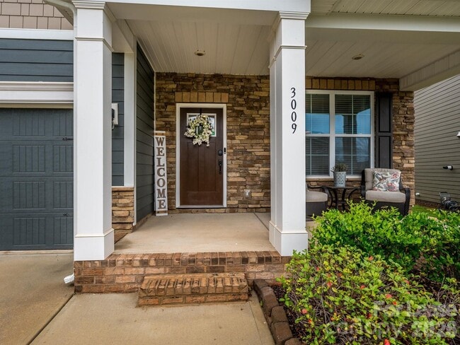 Photo - 3009 Lydney Cir