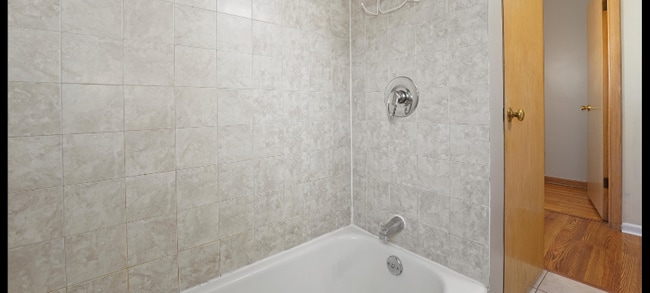 Photo - 3803 S Lombard Ave Unit 2