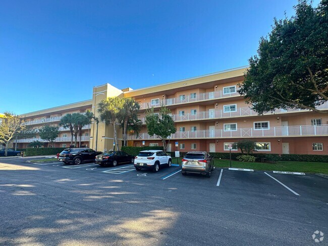 Building Photo - 4723 Lucerne Lakes Blvd Unit 644 Rental