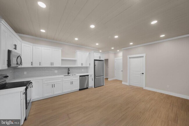 Photo - 71 Dreamland Park Dr Unit BACK