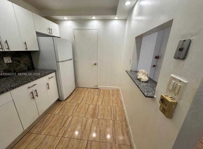 Photo - 1470 NE 125th Terrace Unidad 412