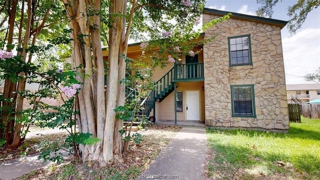 Building Photo - 805 San Pedro Dr Unit B