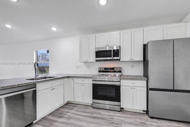Photo - 7777 NW 8th Ct Unidad A