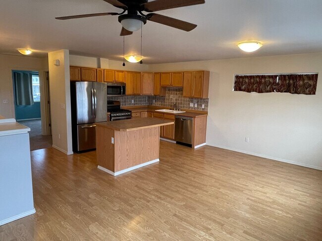 Photo - 199 Rusty Allen Pl