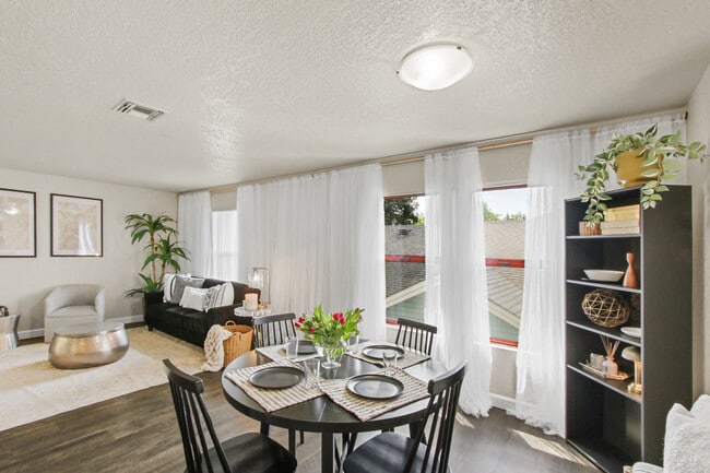 2BR, 1BA - 1,008SF