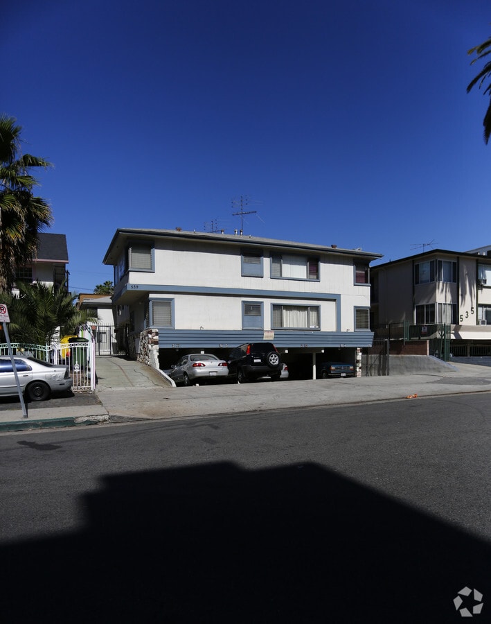 Photo - 539 S Serrano Ave