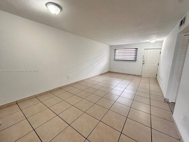 Photo - 1380 W 41st St Unit 201