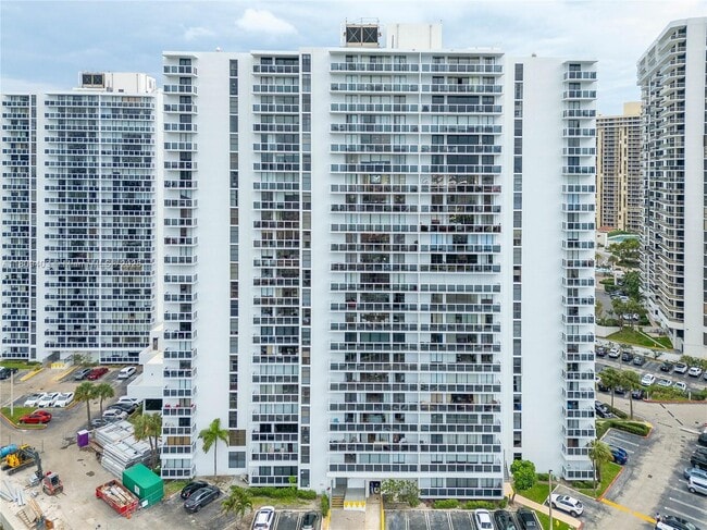 Photo - 20505 E Country Club Dr Condo Unit 731