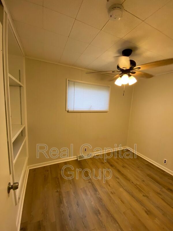 Photo - 305 Cable St Unit Apt 1 (Lower)
