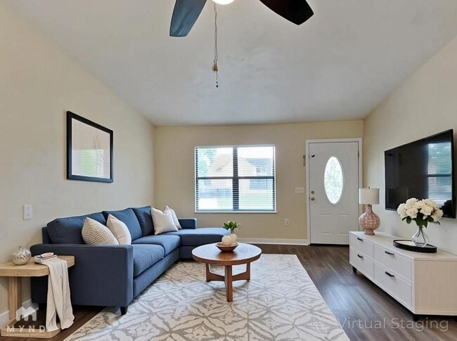 Building Photo - 1942 Peoria St