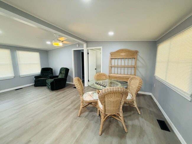 Photo - 4851 W Gandy Blvd