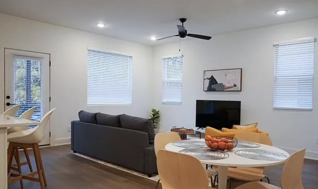 Experience Modern Living Downtown Ralegh: 3-Bed, 3.5-Bath at 1017-100 Page St!
