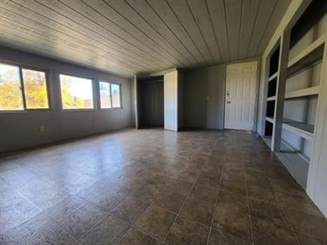 Photo - Whitefish Stage Pet Friendly Three Bedroom!