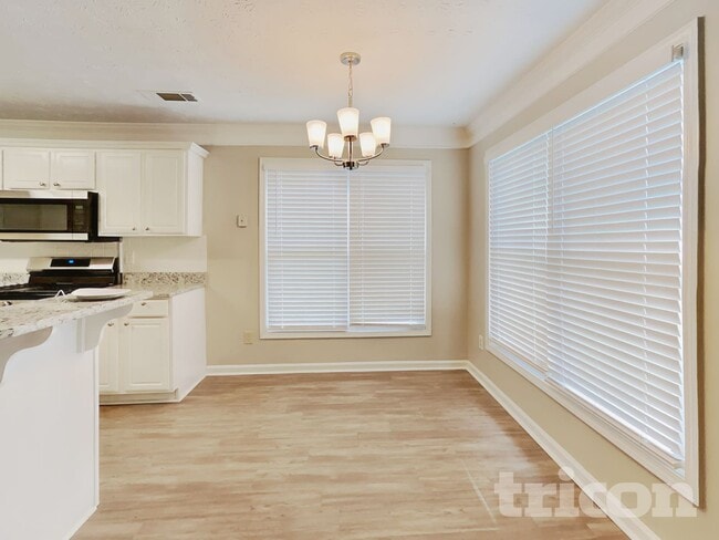 Photo - 1168 Olde Hinge Way