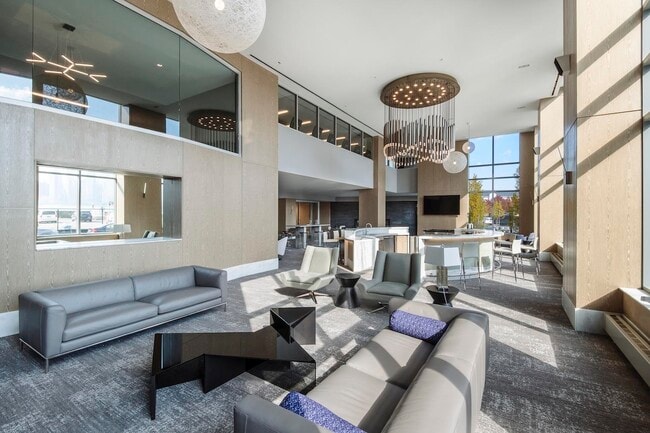 Photo - 9 Ave at Port Imperial Unidad 925