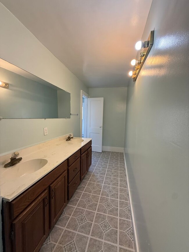 Photo - Beautiful 4/2 Home