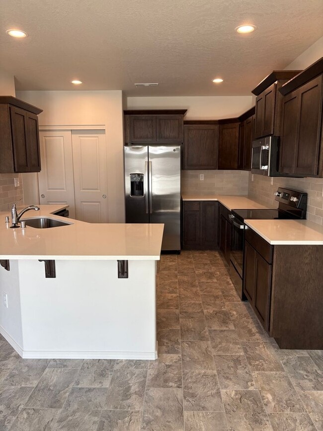 Photo - Beautiful Newer Home for Rent in Mae Valley.