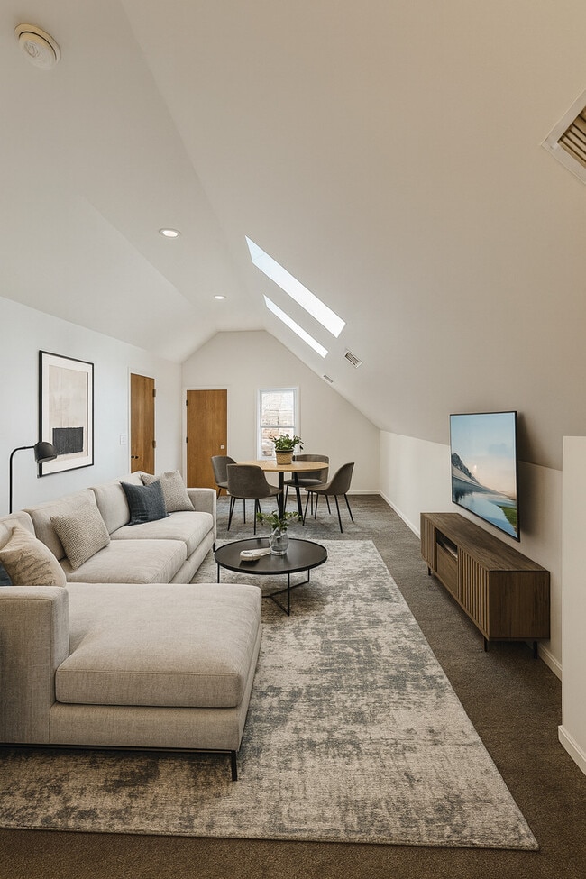 Photo - 3227 S Carpenter St