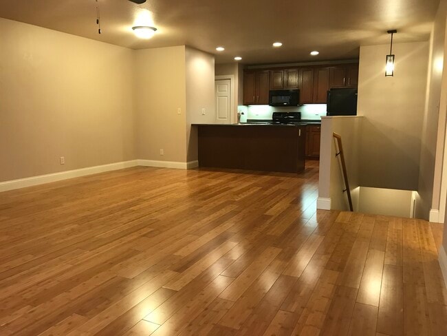 Photo - 103 Scenic Dr Townhome