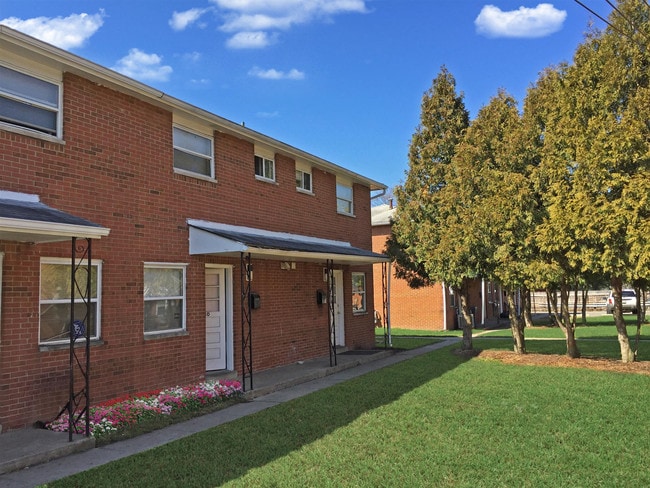 Yearling Green - Yearling Green Apartments