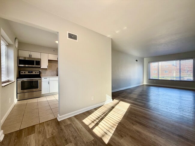 5948 Nagel Ave Unit 1W