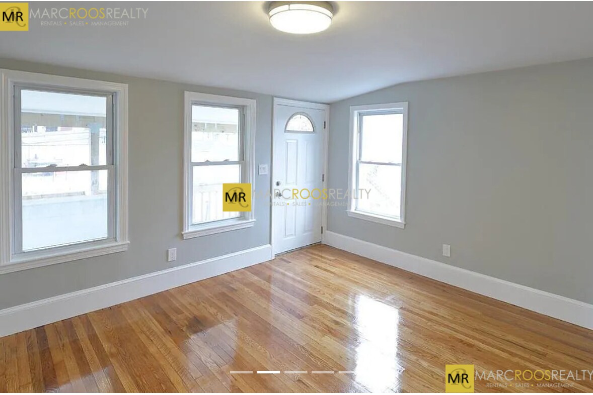 Photo - 163 Ferry St