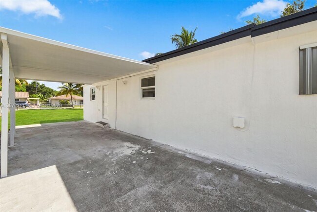 Photo - 399 NW 98th St