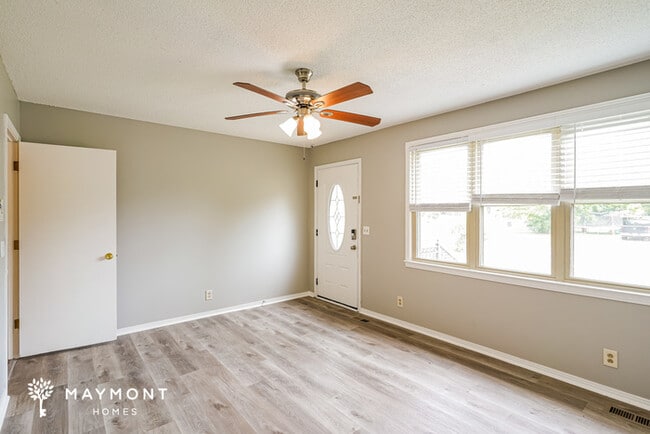 Photo - 127 Evergreen Cir