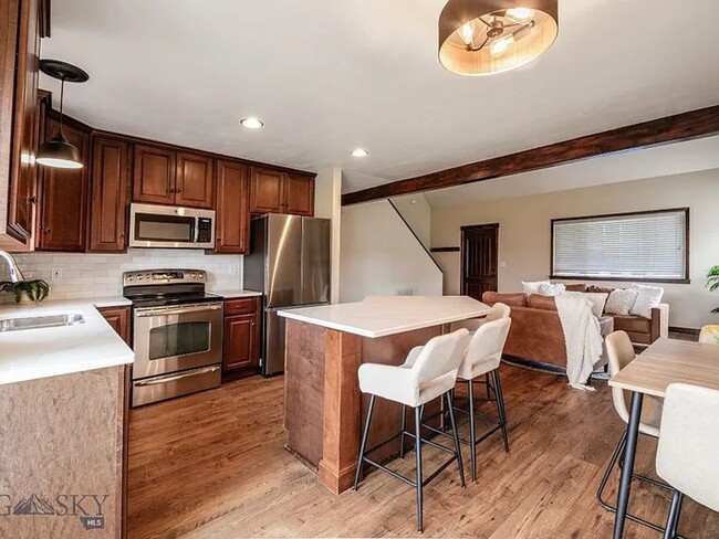 Photo - Cute House, Large Yard