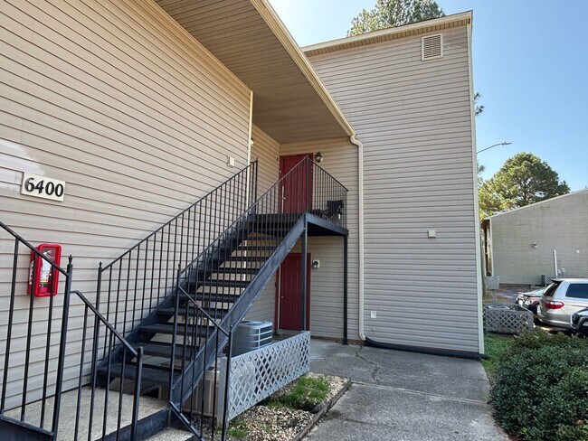 6400 Starbrook Dr