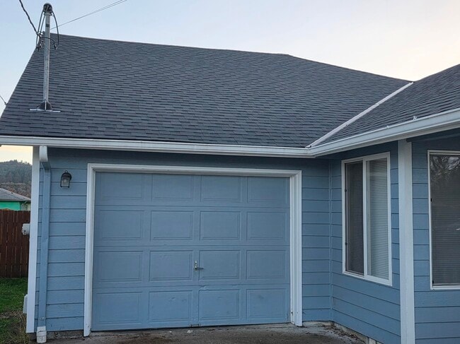 Photo - 963 SE Miller Ave