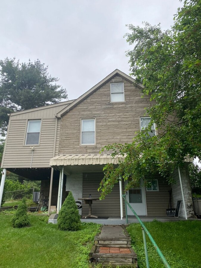 Photo - Beautiful 2BD 1BA single family house in Swissvale!