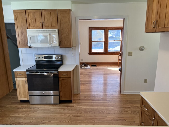 Photo - 2942 Stevens St