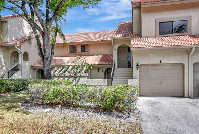Building Photo - 5640 Coach House Cir Unit C