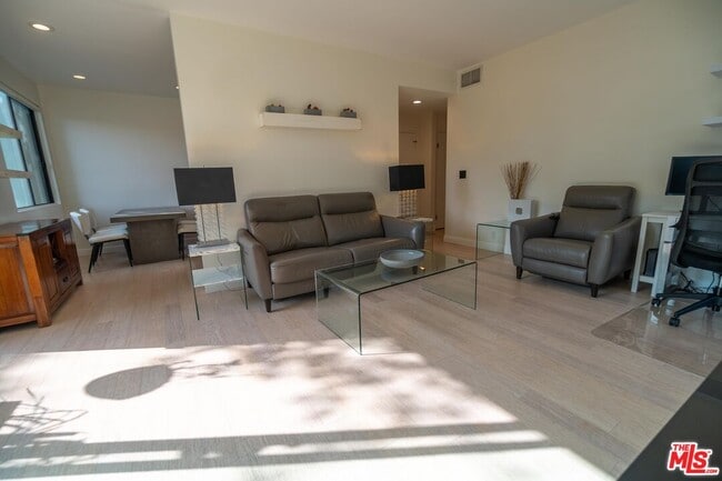 Photo - 8110 Manitoba St Unit 114