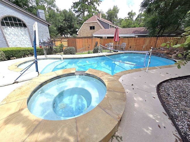 Photo - 560 Brandon Rd