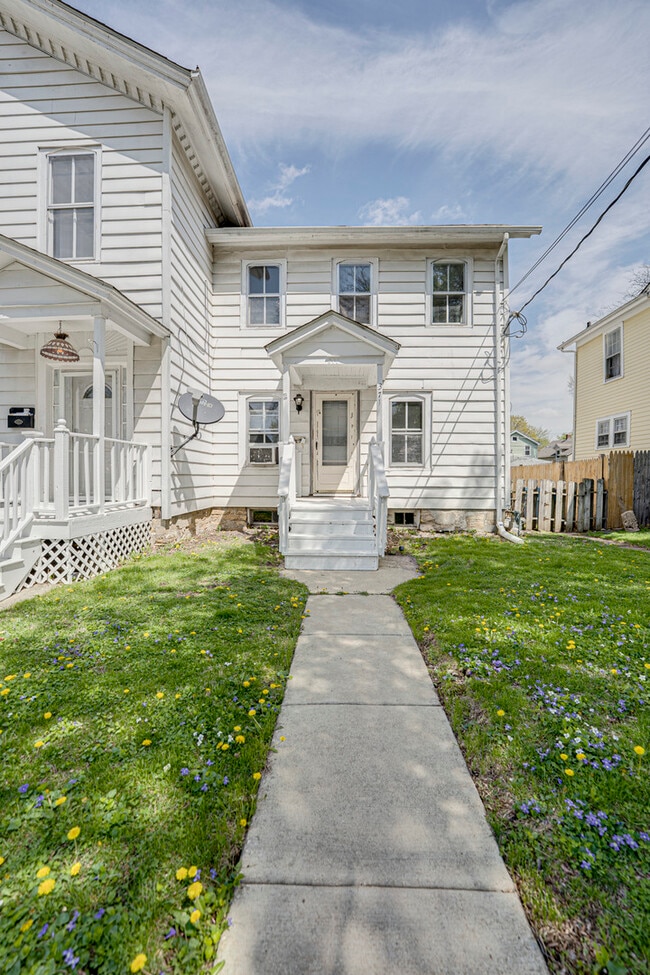 Photo - 371 Cedar St