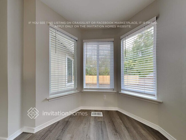 Photo - 5485 Trosper Lake St SW