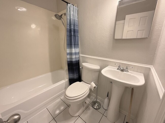 Photo - COLLEGE PRE-LEASING