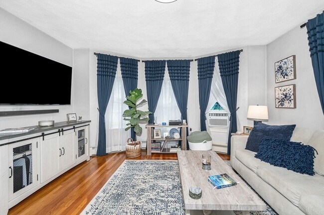 Photo - 499 Humphrey St Unidad 3