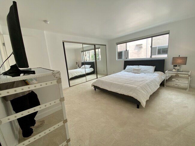 Photo - Ninety9Fifty5