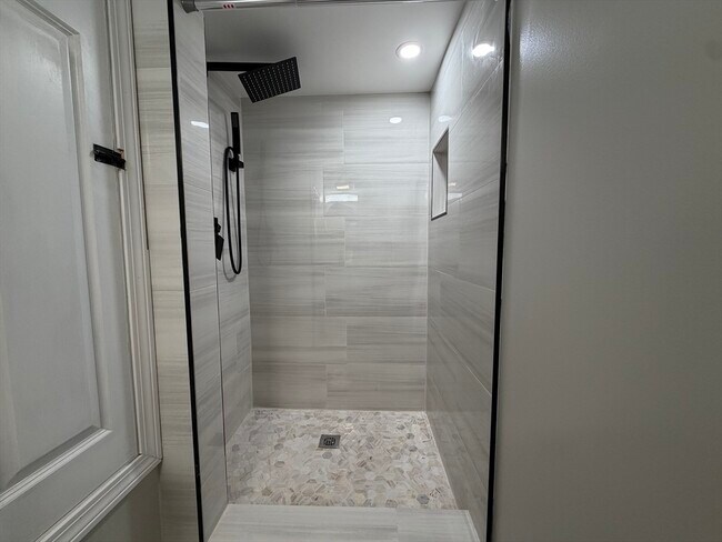 Photo - 320-322-322 Wood St Unit Room A