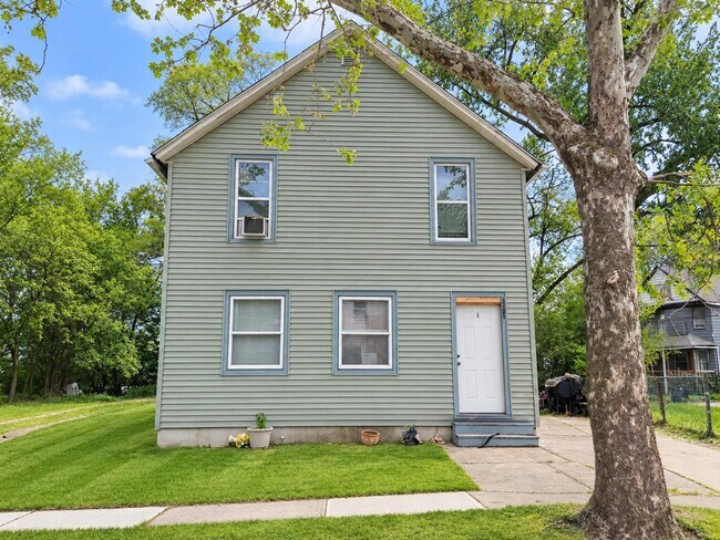 Photo - 6215 Carpenter Ave
