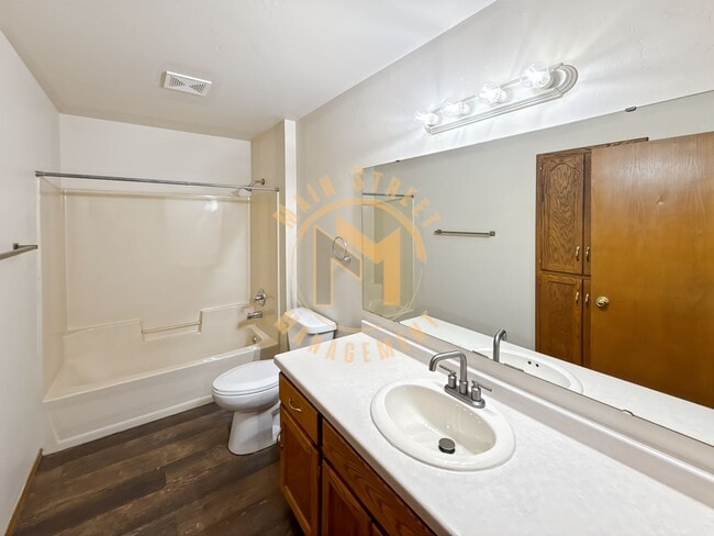 Photo - Executive Duplex 3 Bed 2.5 Bath 2.5 Stall Garage