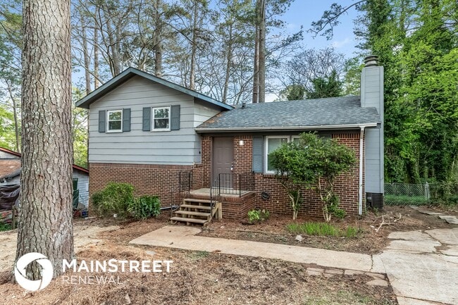 Building Photo - 1717 Bobolink Ln NE