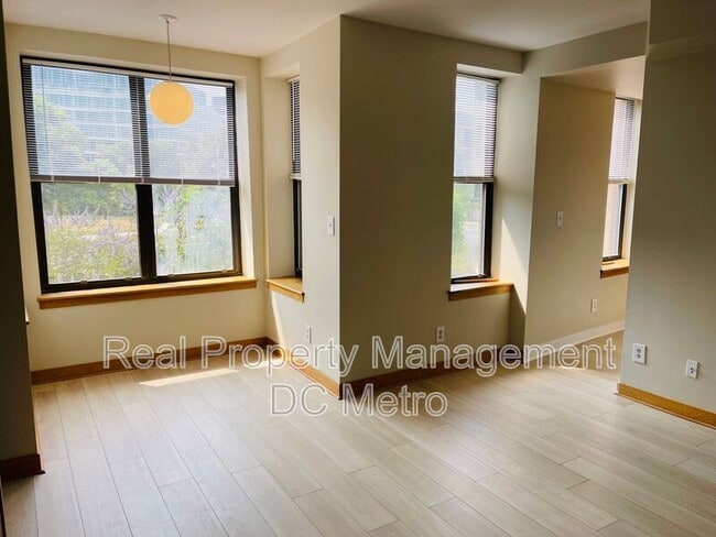 Photo - 3 Washington Cir NW Unit #203