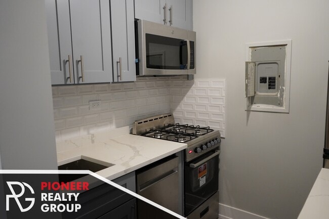 Building Photo - 503 W Belmont Ave